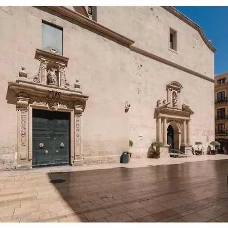 Charming Flat At Historic Centre & Short Walk To