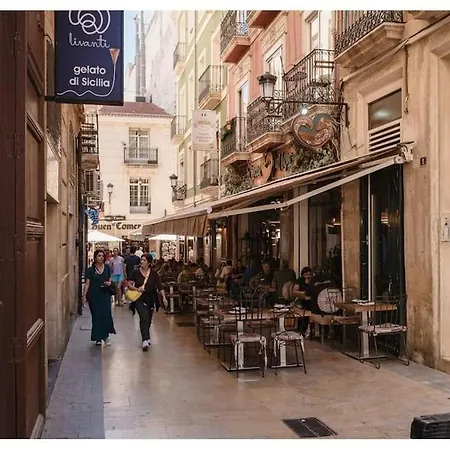 Charming Flat At Historic Centre & Short Walk To Apartamento *