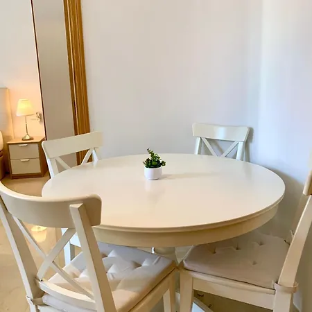 Apartment Charming Flat At Historic Centre & Short Walk To *