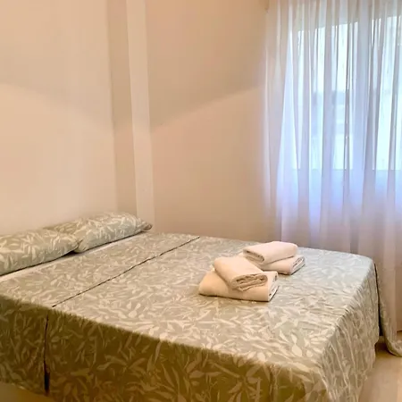 Charming Flat At Historic Centre & Short Walk To