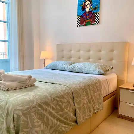 Charming Flat At Historic Centre & Short Walk To Alicante