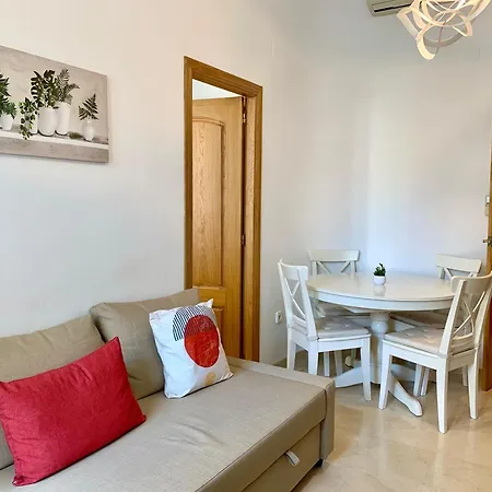 Charming Flat At Historic Centre & Short Walk To Apartment